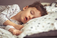 toddler boy sleeping, is it safe to give toddler melatonin to sleep? 