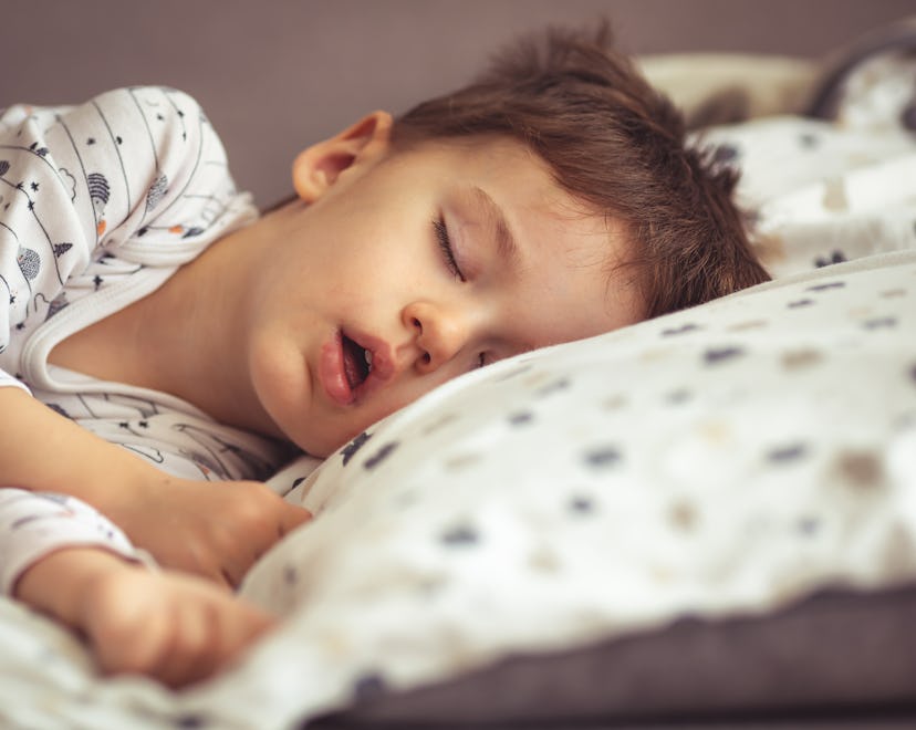 toddler boy sleeping, is it safe to give toddler melatonin to sleep?