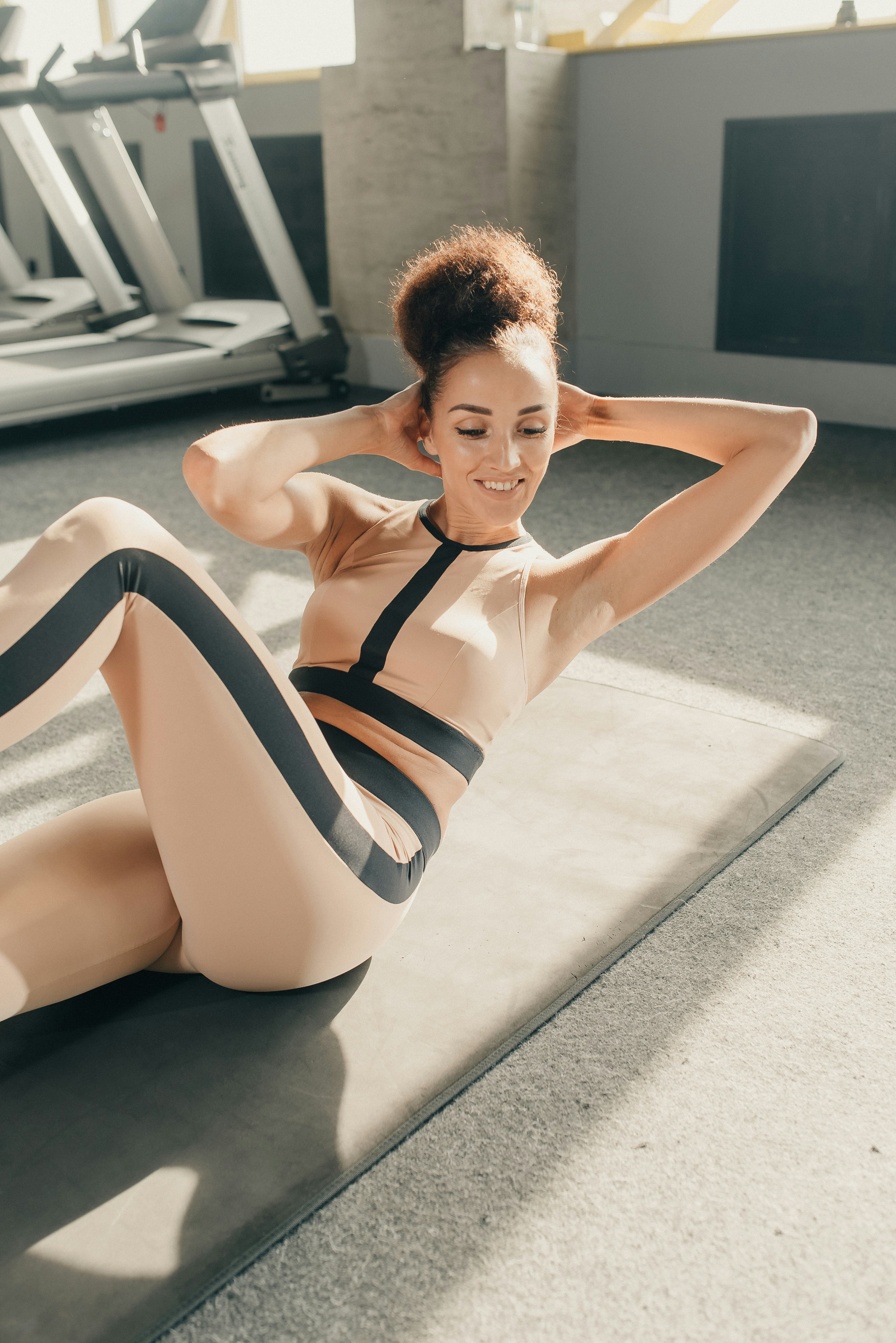 Trainers share their favorite 5 minute ab workouts.