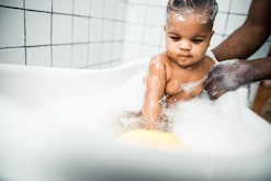 baby taking bath, here's why your baby really likes water