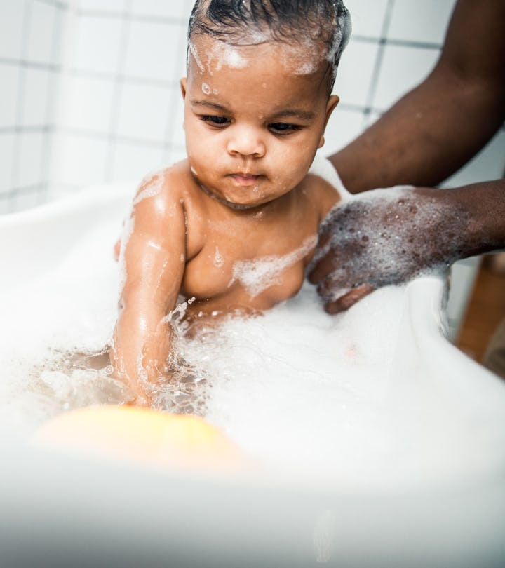 baby taking bath, here's why your baby really likes water