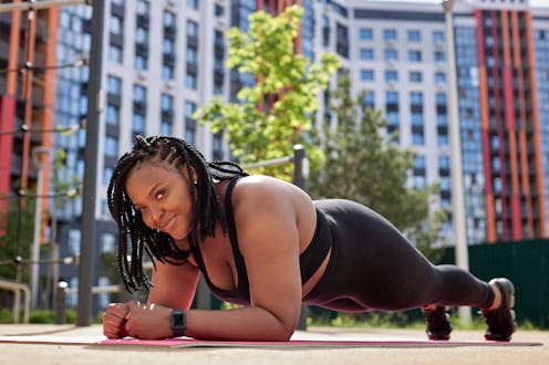 core stability exercises for better posture include planks.