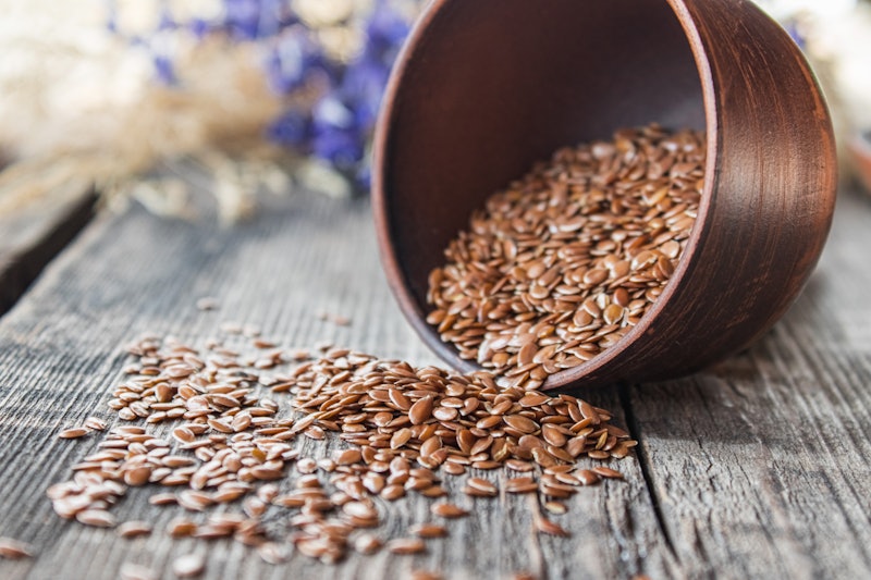 Experts explain the many health benefits of flaxseeds.