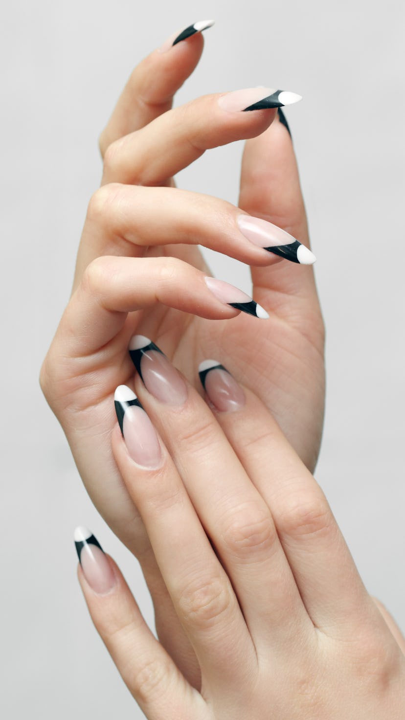 Here's how to upgrade your 2000s-style French manicure.
