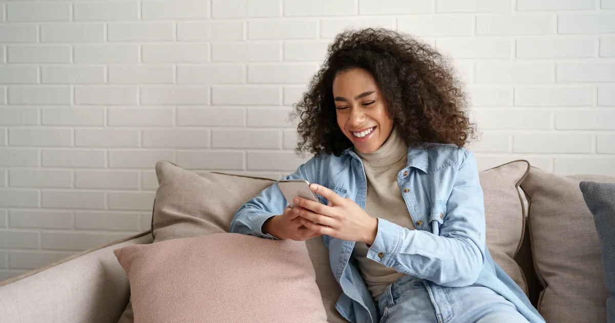15 Funny "Dating Me Is Like" Hinge Prompt Examples