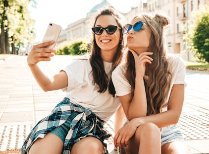 What does cheugy mean? It's all about outdated things that are trying too hard to be trendy.
