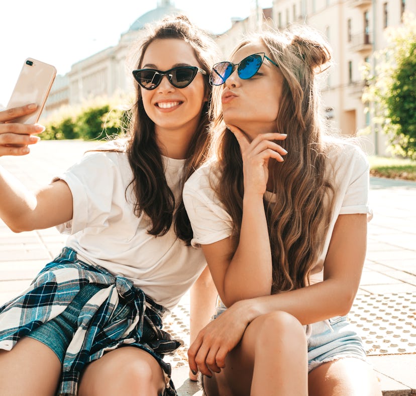 What does cheugy mean? It's all about outdated things that are trying too hard to be trendy.