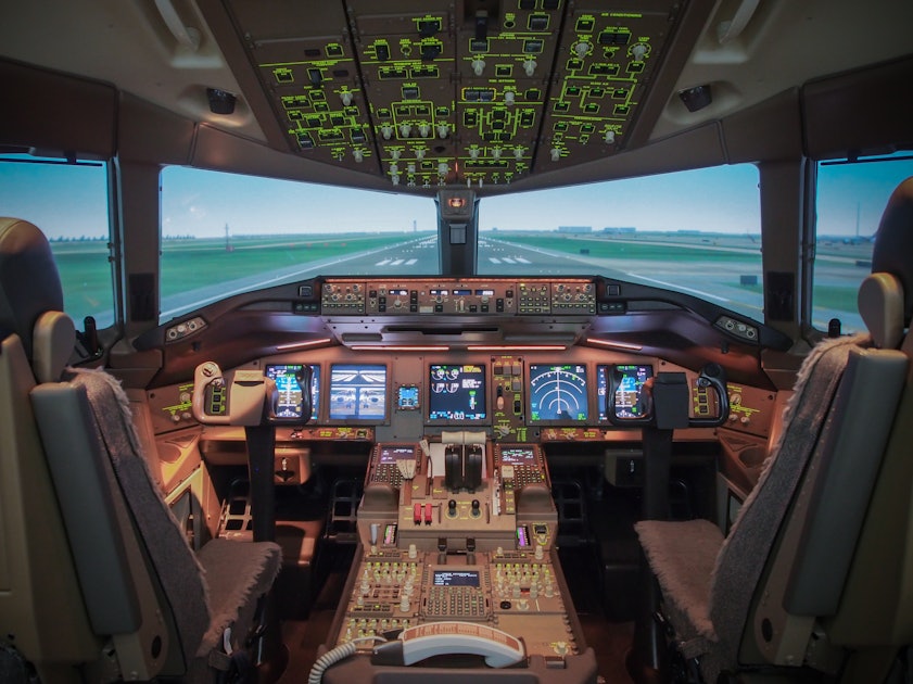 Best Flight Simulators & Equipment Setup Money Can Buy (Training) 