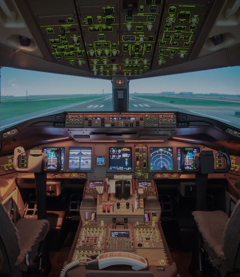 Flight Simulator Commercial Plane Cockpit