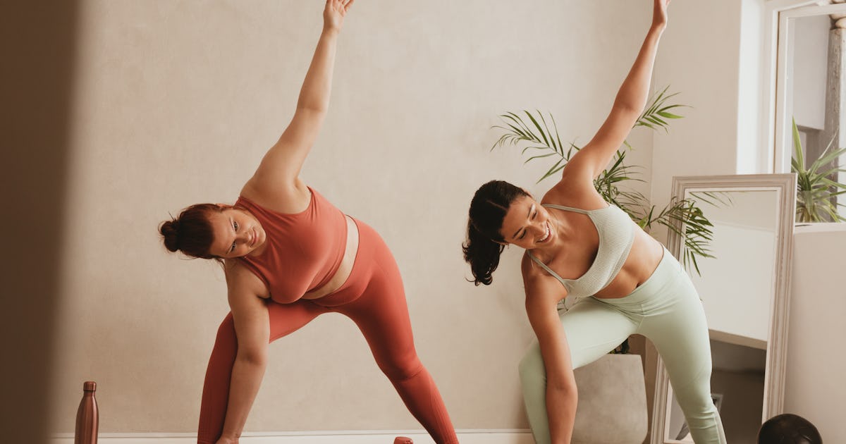 Yoga Poses For 2 To Connect With Your Partner Or BFF