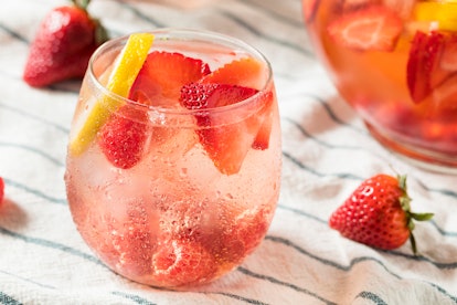 gin strawberry fizz