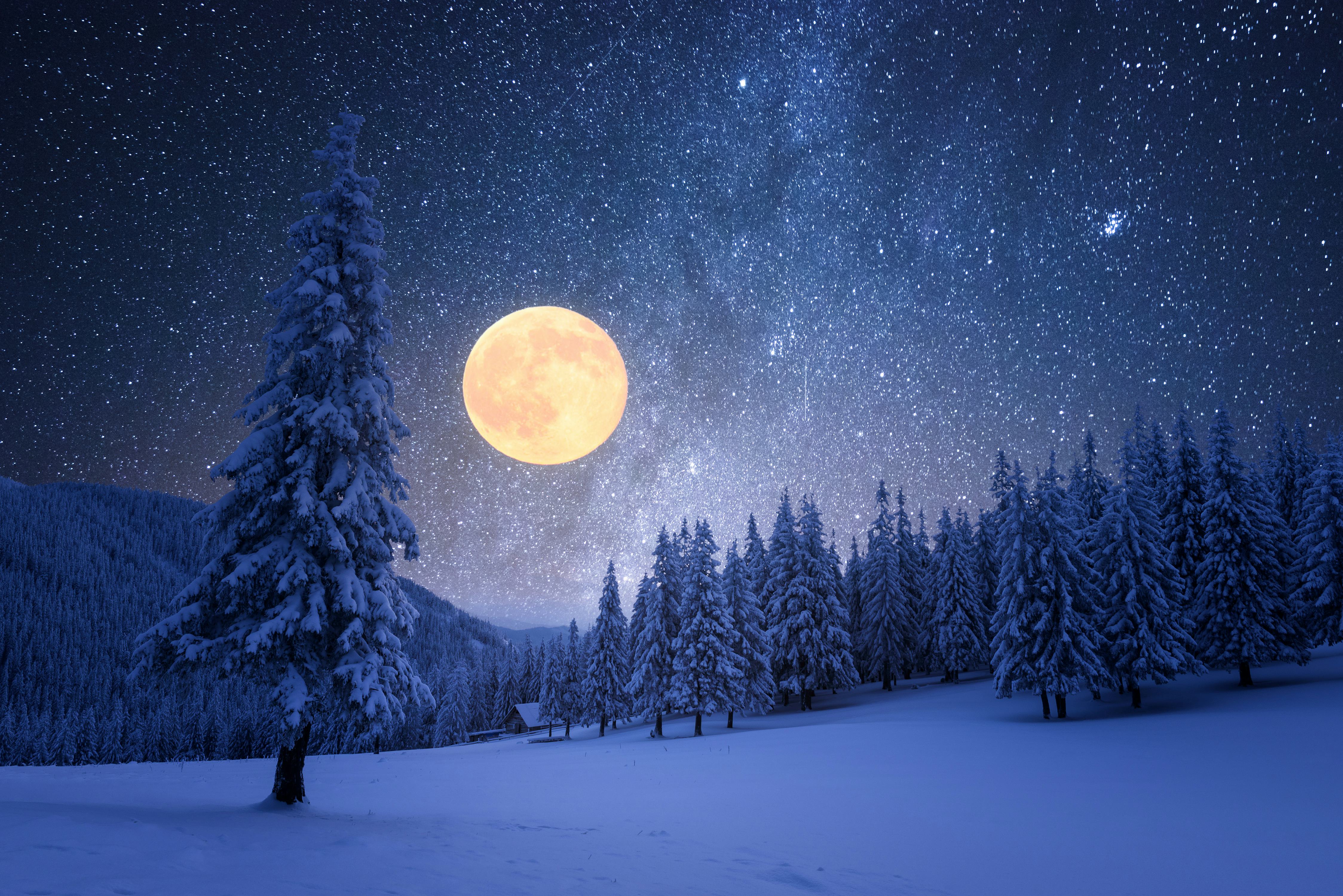 The Full Moon In December: Here's When The "Cold Moon" Rises