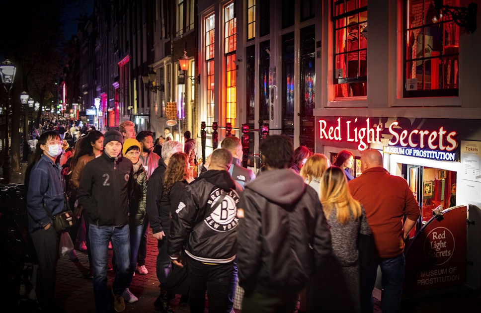 Amsterdam city officials apparently to plug on the Red Light District