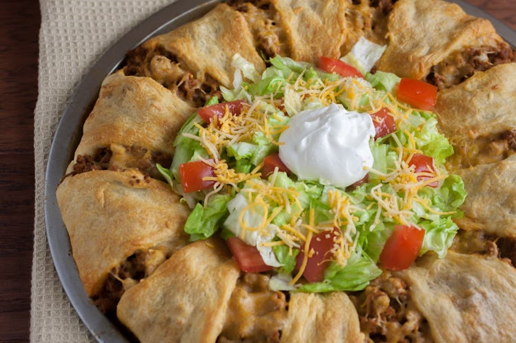 After you know how to make the crunch ring recipe on TikTok, you can serve it with some tomatoes in ...