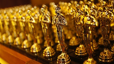 the replica of the Oscars Award