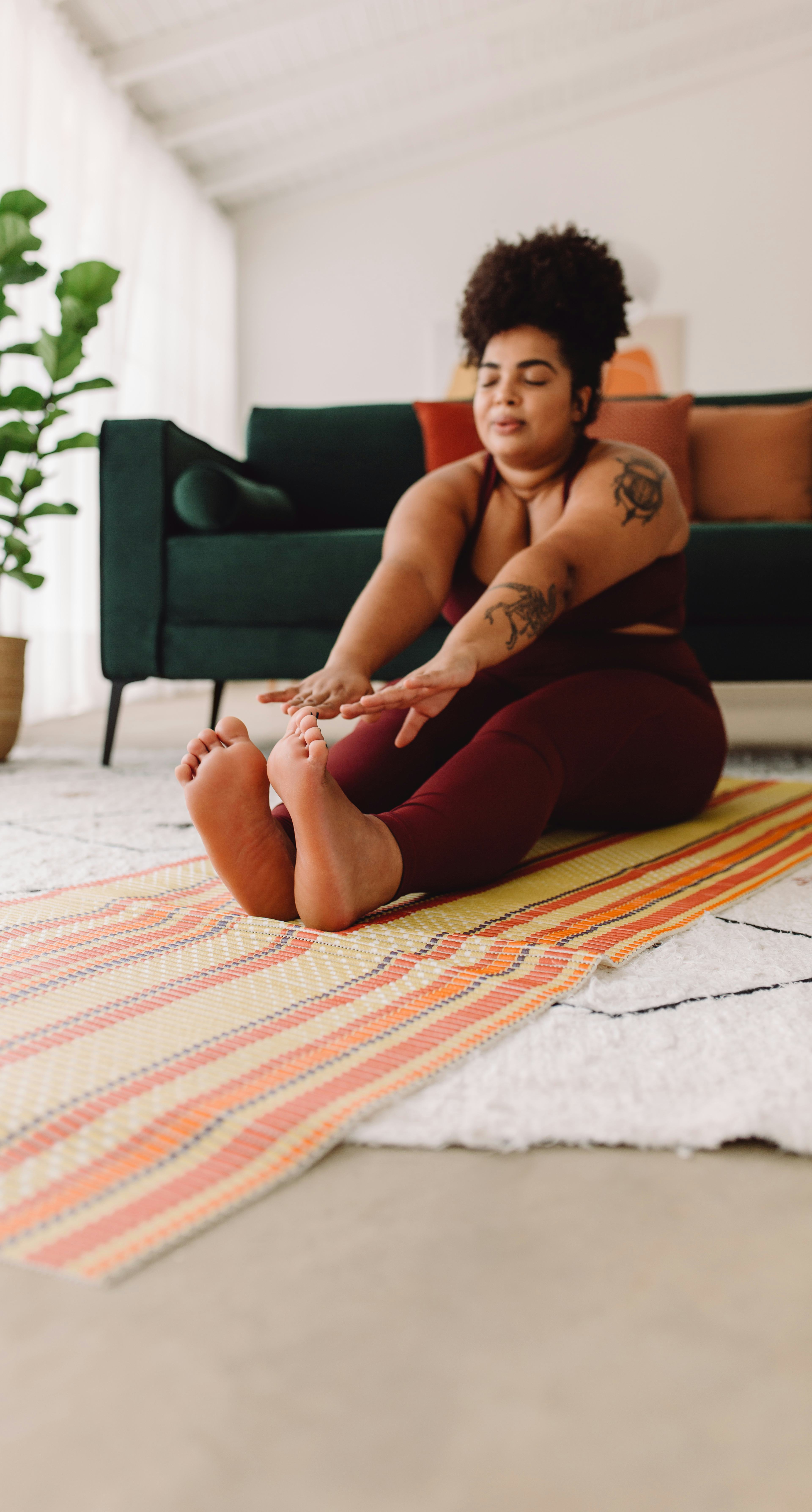 How to stretch your psoas muscles, according to trainers.