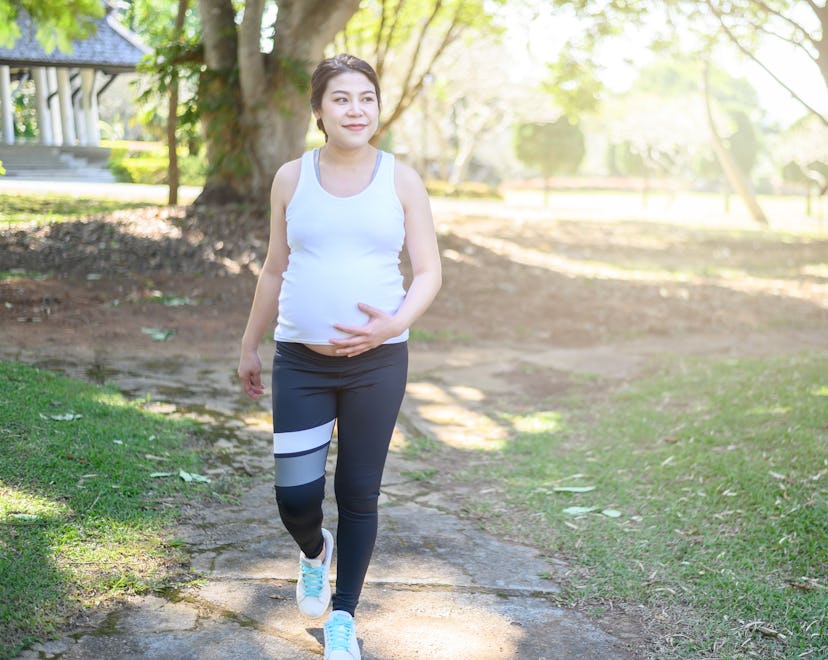 Going for a walk is a great way to control your gestational diabetes.