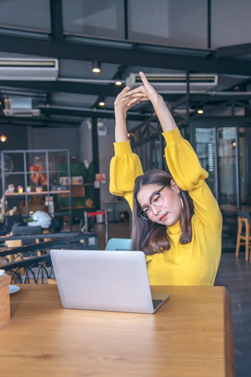 Carpal tunnel stretches to do at your desk to help prevent pain and numbness.