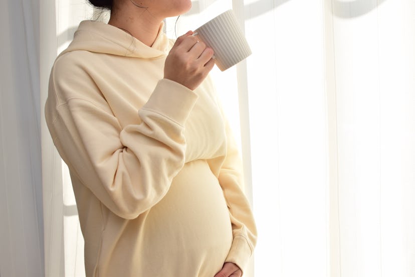 Lemon water during pregnancy is an easy treat to make at home