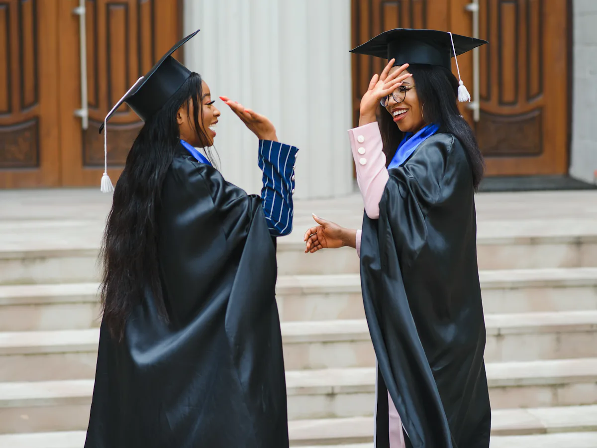What To Wear Under Your Graduation Gown To Keep You Cool & Cute What To Wear Under Your Graduation Gown To Keep You Cool & Cute