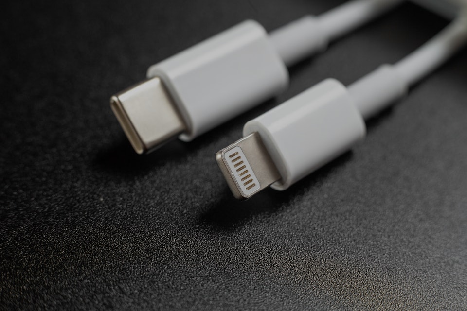 The End of Lightning: USB-C for iPhone 15 (and Beyond)