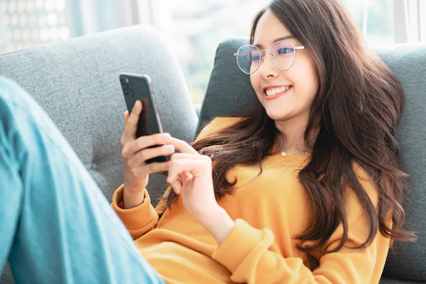 10 Flirty Games To Play Over Text With Your Crush