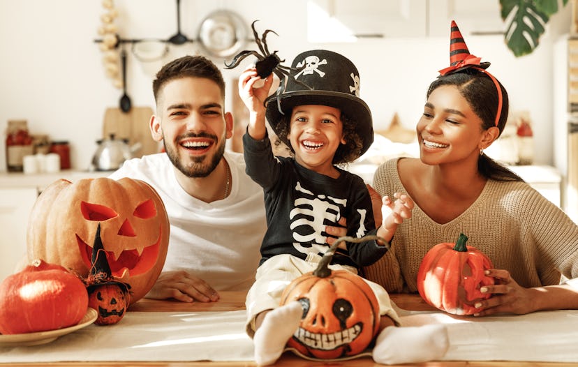 play a family game by sharing Halloween riddles