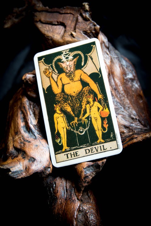 Here's what the devil tarot card actually means.