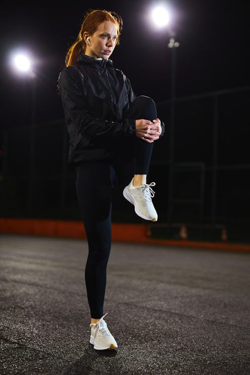 The benefits of working out at night, according to fitness experts.