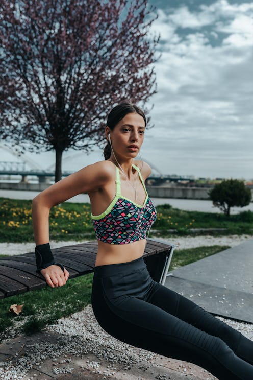 The best calisthenics arm exercises you can do, according to trainers.