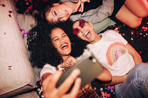 Instagram Story ideas for pictures with friends.
