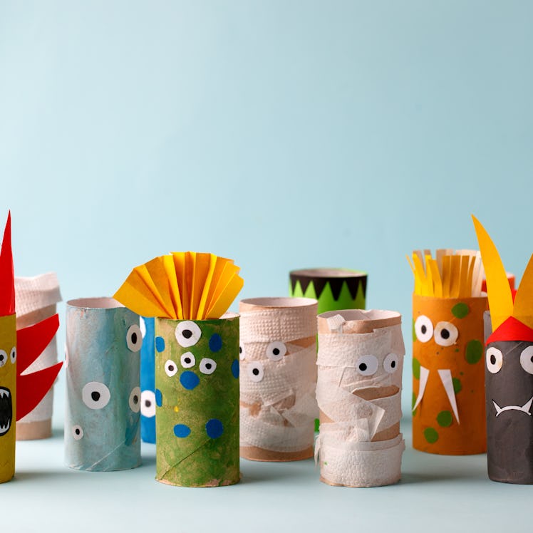 Halloween crafts for kids for preschoolers and toddlers to do with their parents