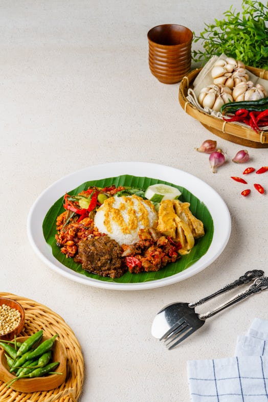 Beef Rendang or Nasi Rendang Sapi is a Minang dish originating from the Minangkabau region in West S...