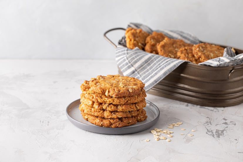 These oatmeal cookies are made without eggs.