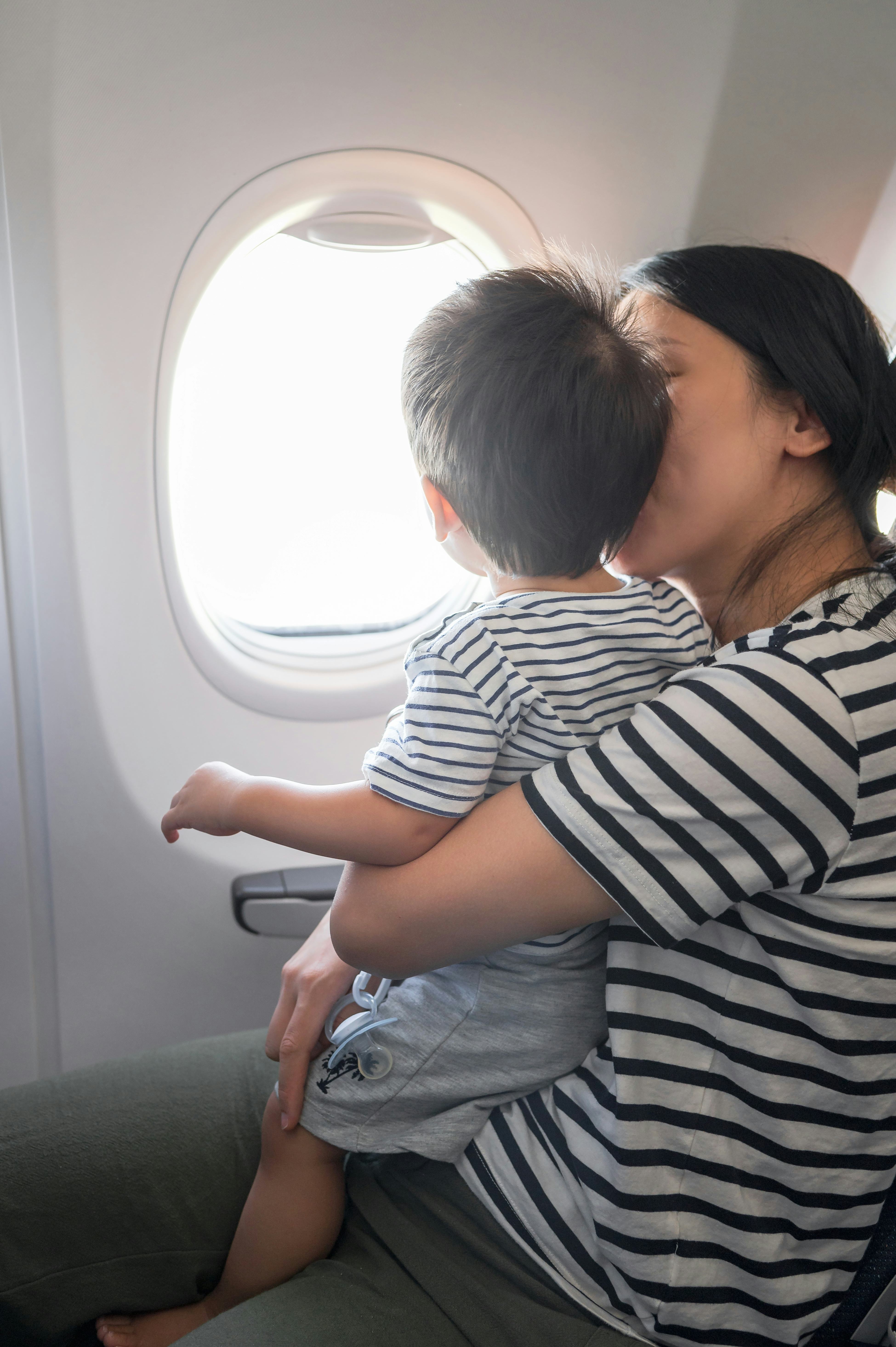 Travel Tips For Long Flights With Kids