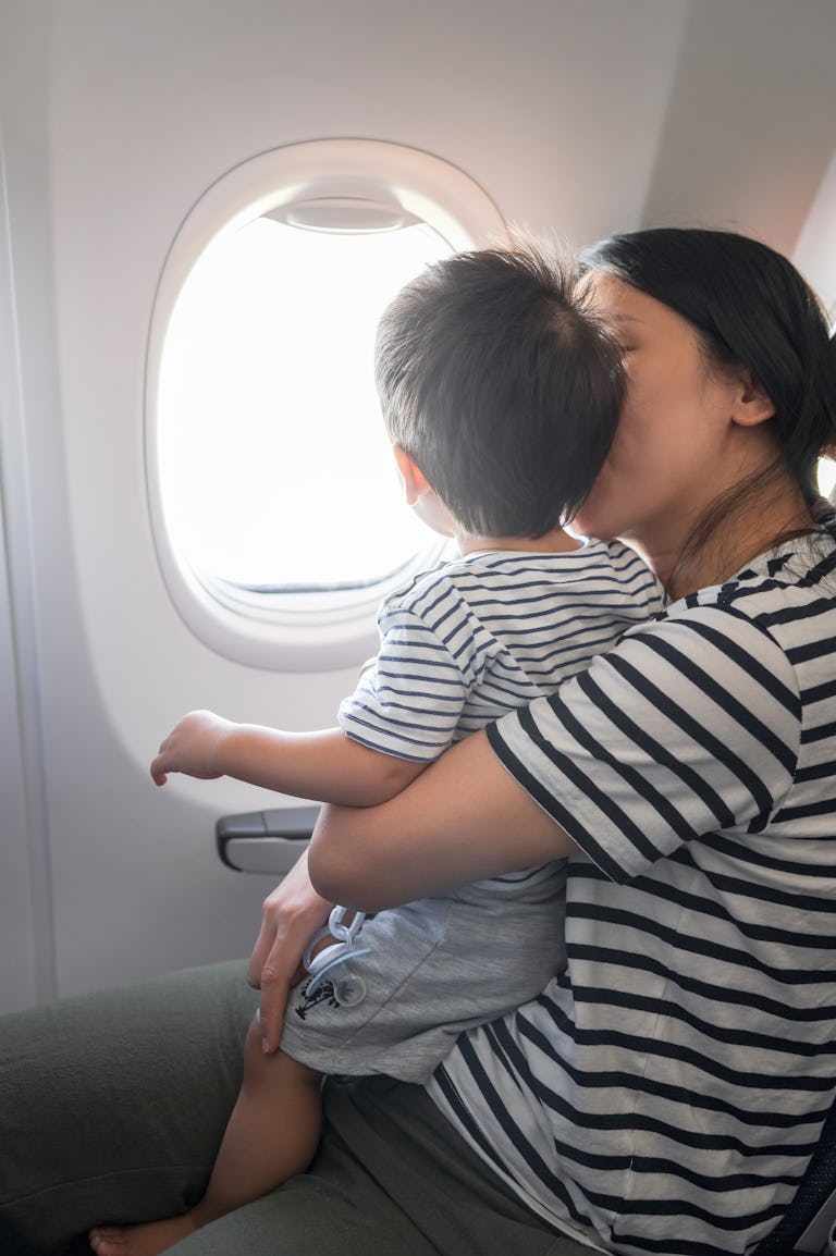 Travel Tips For Long Flights With Kids