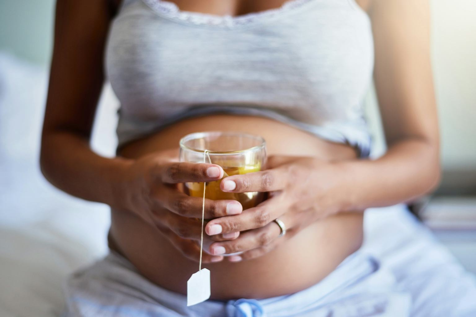 Is Chamomile Tea Safe During Pregnancy Experts Explain The Risks is-chamomile-tea-safe-during-pregnancy-experts-explain-the-risks