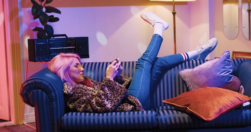 These 3 Zodiac Signs Have The Highest Screen Time, According To An Astrologer