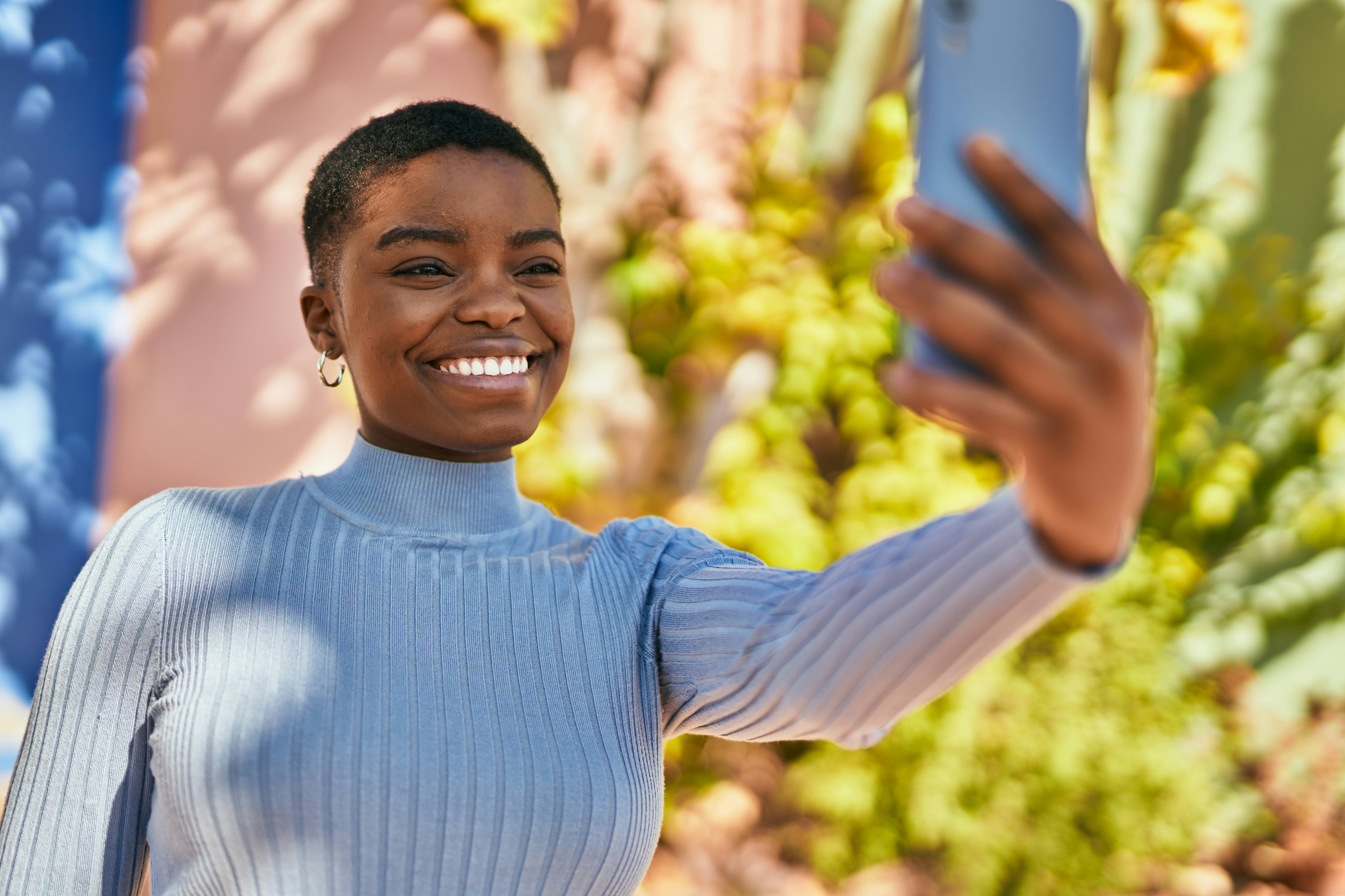 As an air sign, Geminis are highly likely to spontaneous cut their hair short.