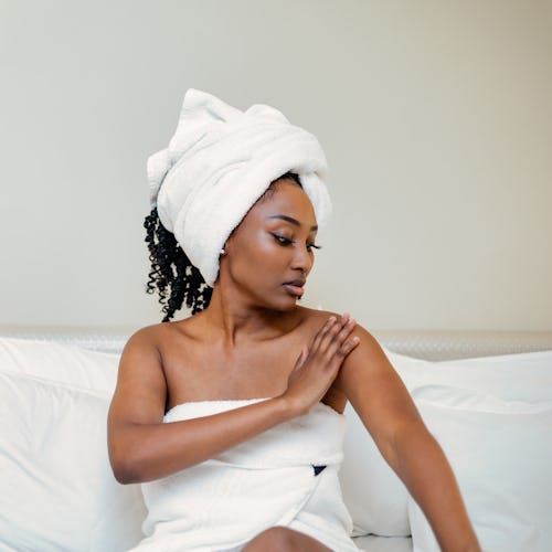 Here are the best self-tanners for Black women with darker skin tones, from Jergens, St. Tropez, & m…