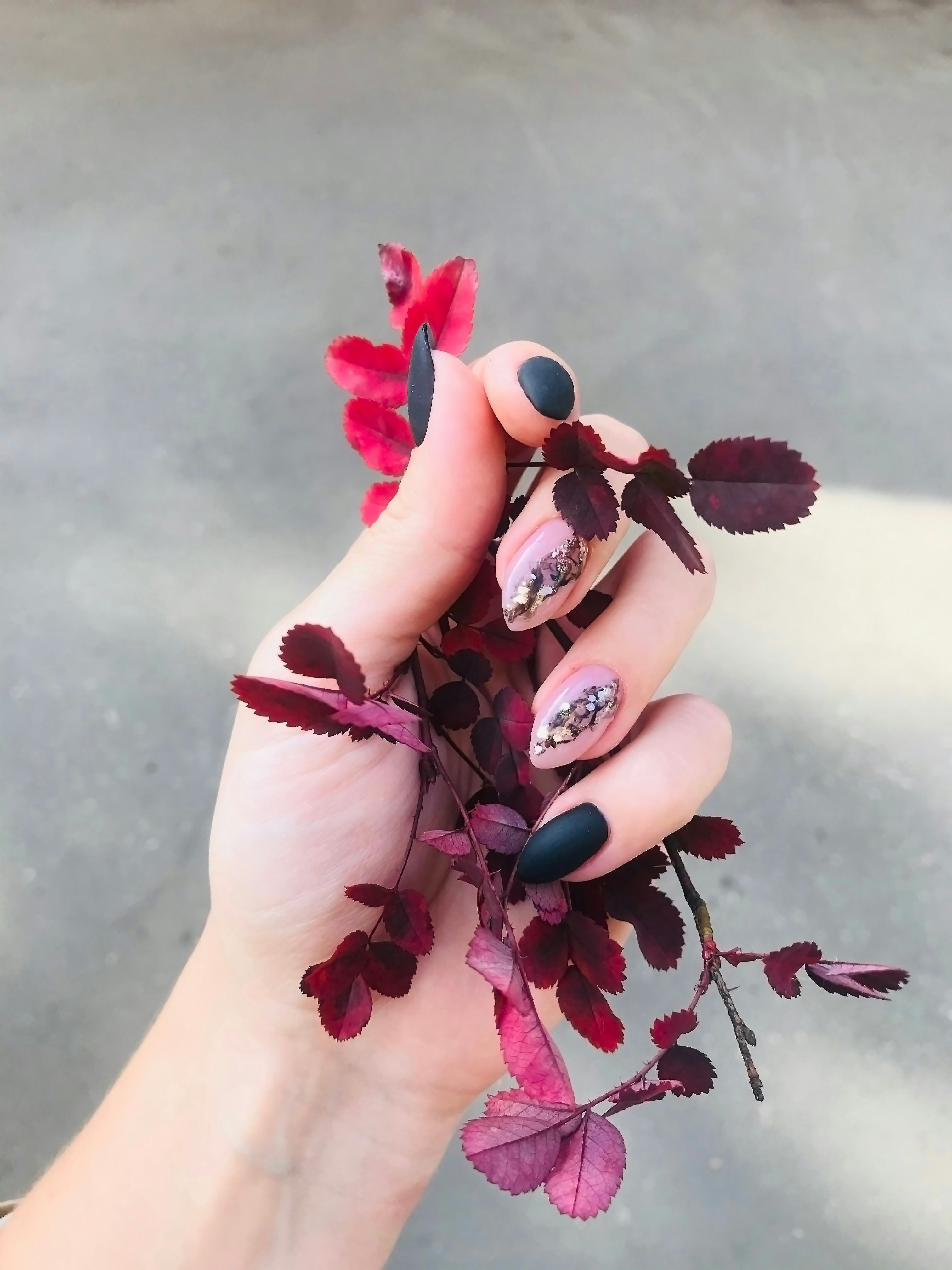 18 Fall Nail Design Ideas Featuring Your Favorite Autumnal Colors