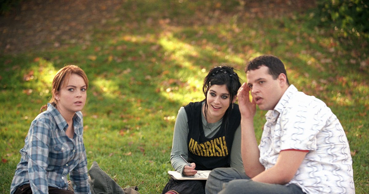 Lizzy Caplan Says This Celeb Almost Played Janis In 'Mean Girls' Instead