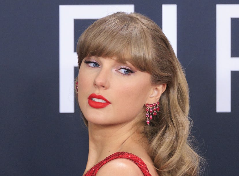 Taylor Swift's version of "Look What You Made Me Do" debuted on 'The Handmaid's Tale' Season 6.