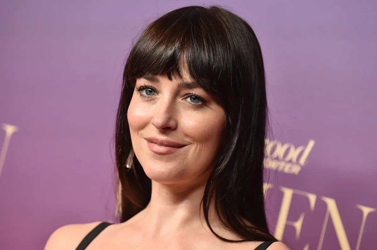 The Dakota Johnson Guide To Keeping Her Love Life Private-ish