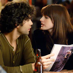 Adrian Grenier, Anne Hathaway