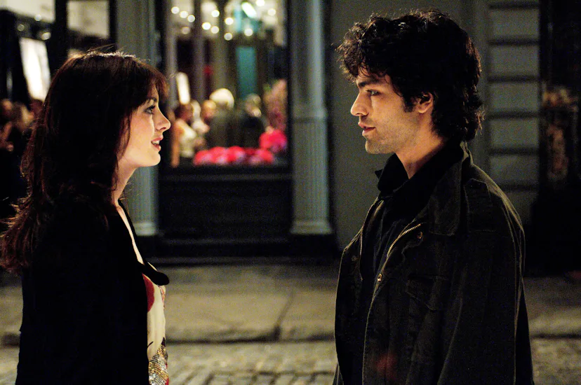 Anne Hathaway, Adrian Grenier