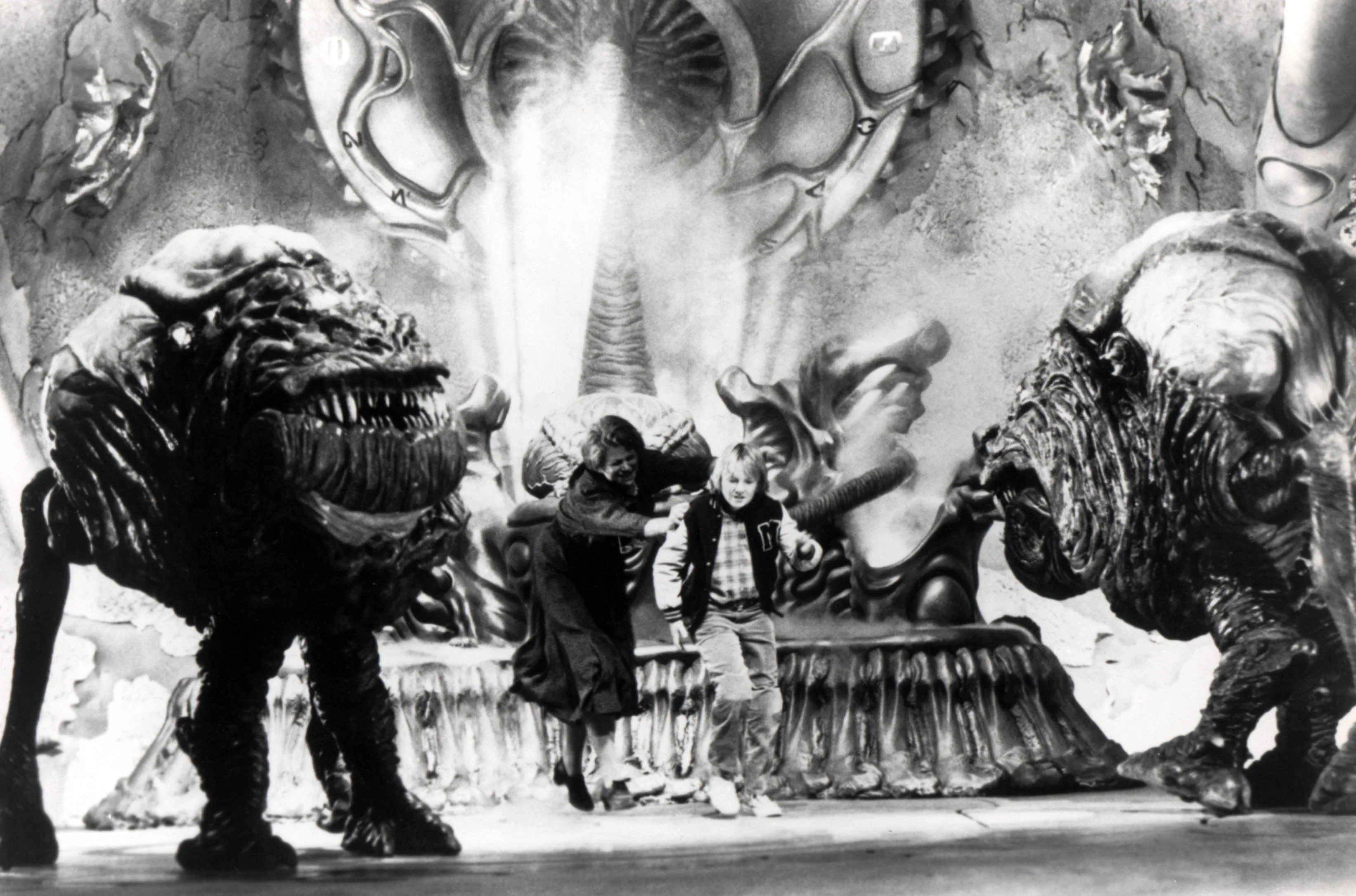 Invaders From Mars,  Louise Fletcher,  Hunter Carson