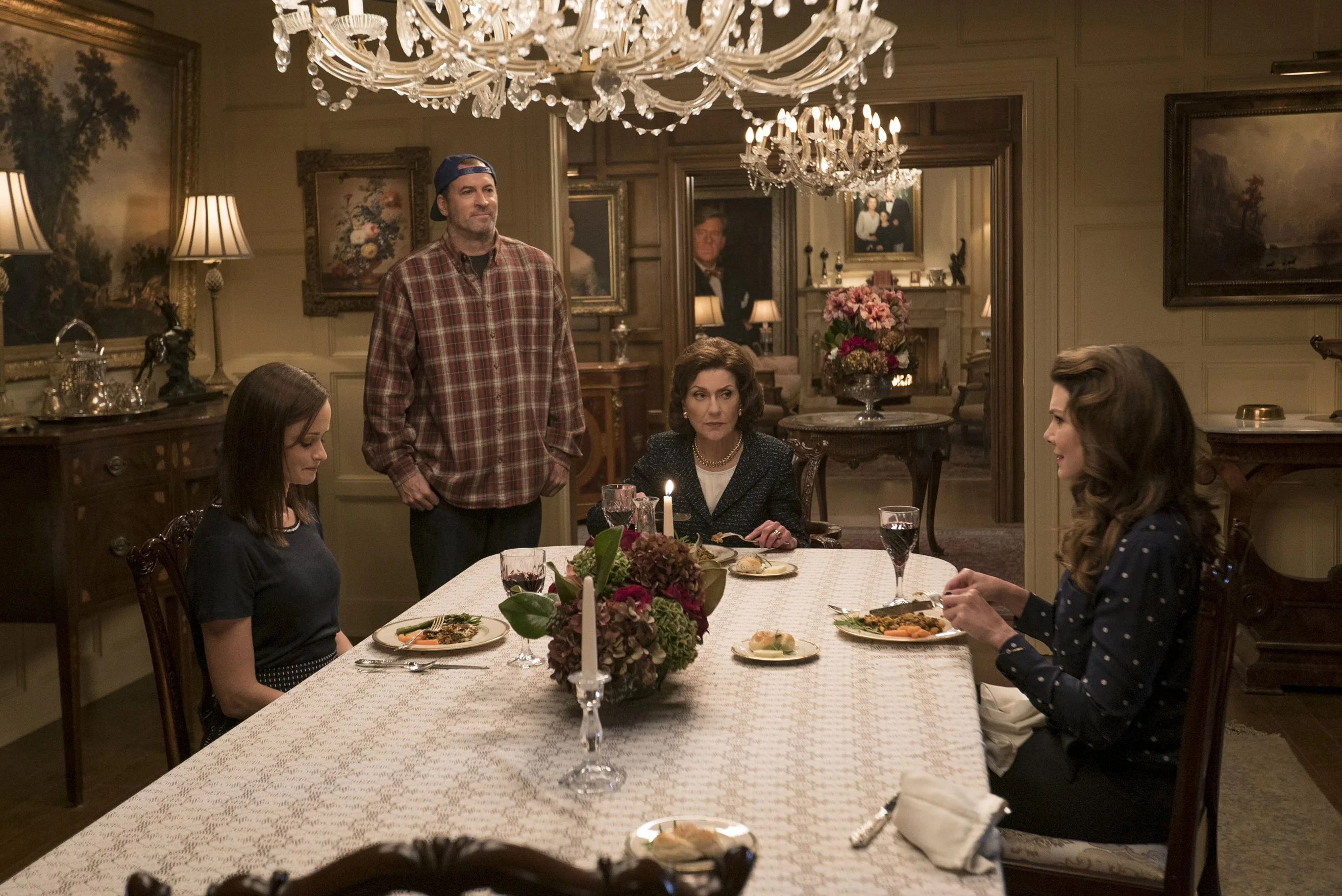 Alexis Bledel, Scott Patterson, Kelly Bishop, Lauren Graham on 'Gilmore Girls'