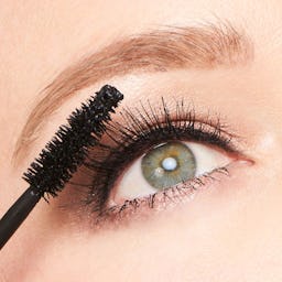 Unlashed Volume and Curl Mascara: additional image