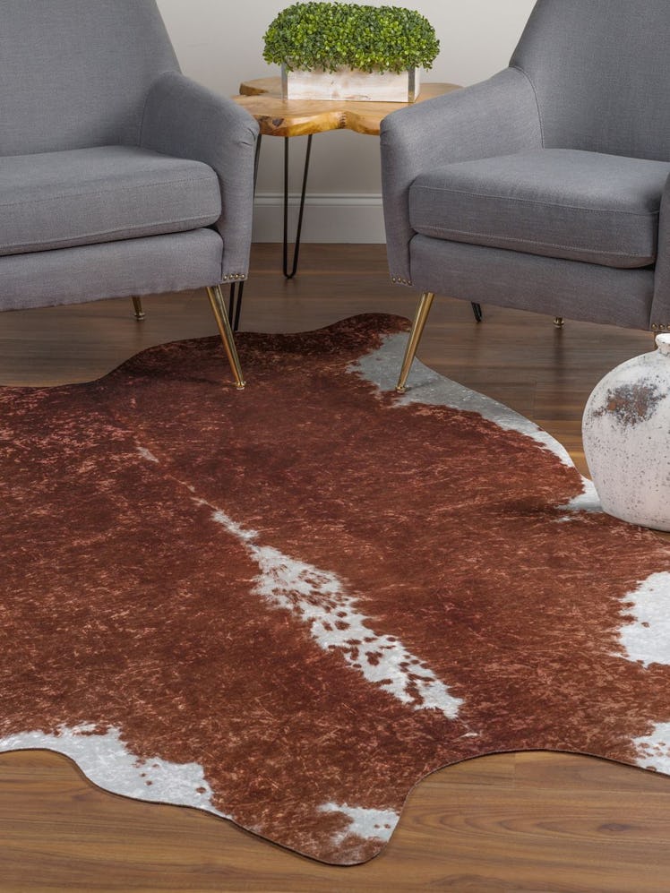 Addison Cheyenne Faux Hide Animal Print Non-skid Area Rug: image 1